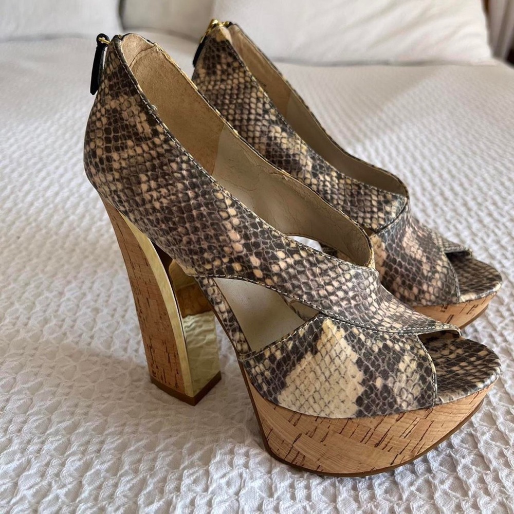 Nine West heels snake skin styled heels. - Picture 3 of 3